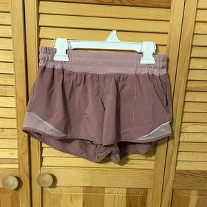 Lululemon Figue/Rose Blush Hotty Hot Shorts 2.5” 4